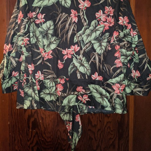 2X Jones New York Top.Floral Button up Front. - Picture 2 of 3